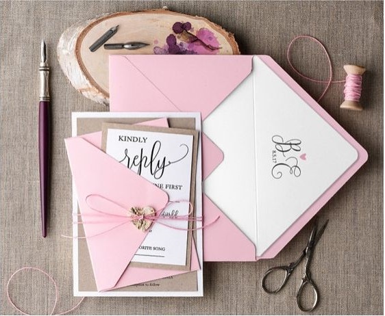 Kullanacağınız zarf da davetiye kadar önemlidir.