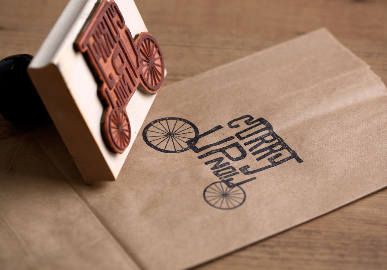 Curry Up Now adlı restoranın araba formundaki kaşe tasarımı