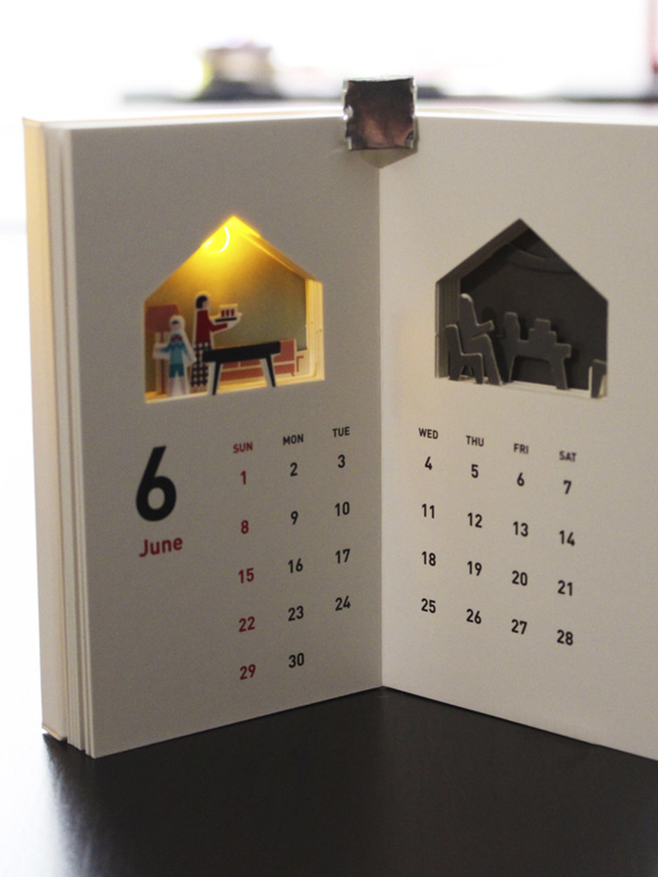 Her bir ayda farklı üç boyutlu görsel ögeler barındıran yaratıcı takvim örneği