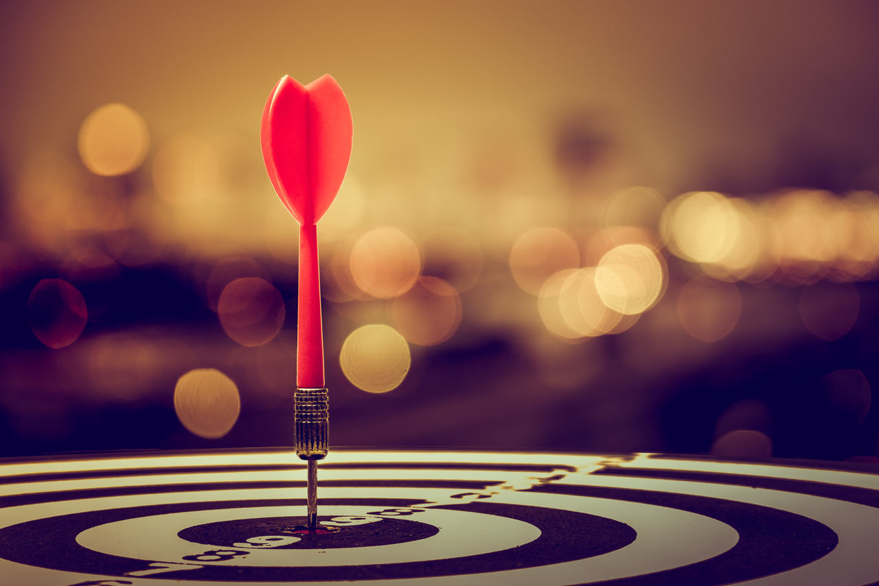 pazarlama konseptini ifade eden dart oyunu