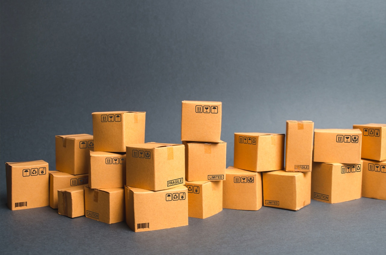 e-ticaret nasıl yapılır konsepti ifade eden kutu koliler