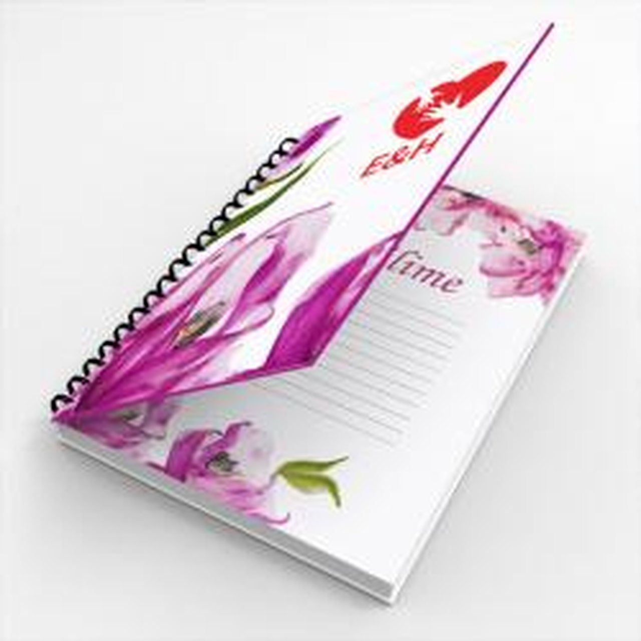 üzerinde mor çiçekler bulunan beyaz zeminli ajanda