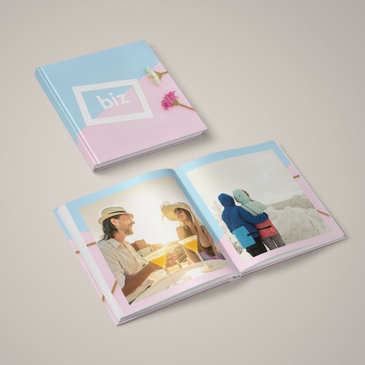 içerisinde iki sevgilinin fotoğraflarının bulunduğu biz yazılı pembe mavi kapağı olan fotokitap